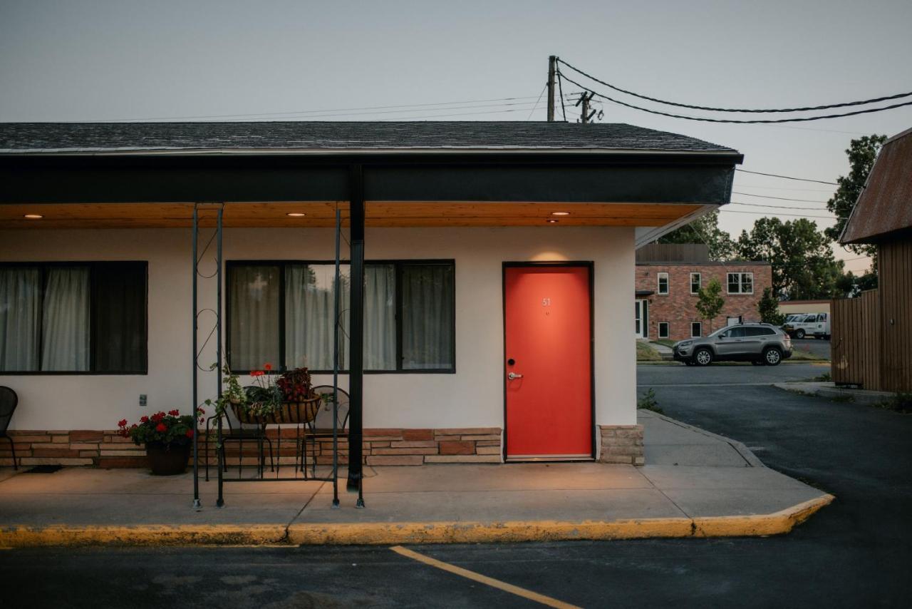 Sapphire Motel Midtown Боузман Екстериор снимка