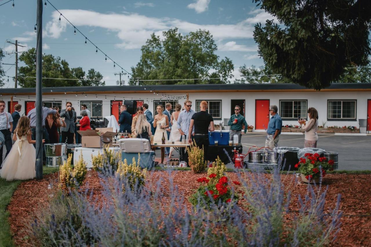 Sapphire Motel Midtown Боузман Екстериор снимка