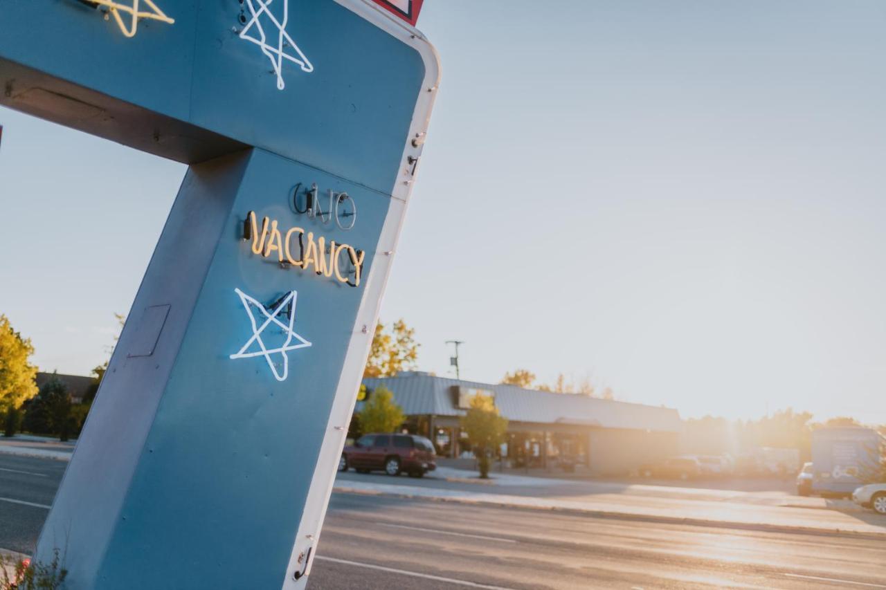 Sapphire Motel Midtown Боузман Екстериор снимка