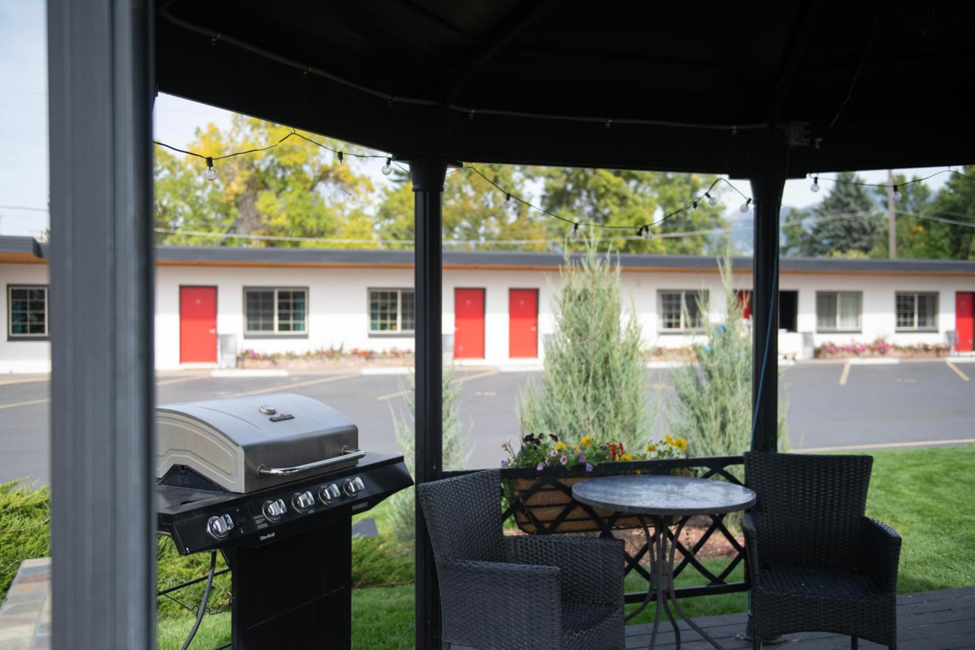 Sapphire Motel Midtown Боузман Екстериор снимка